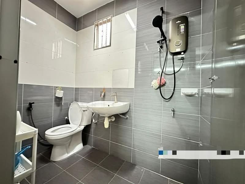 2-storey Terraced House for Sale in Bandar Bukit Tinggi (Klang) - Daniel Kok - Bathroom - PropertyGuru.com.my