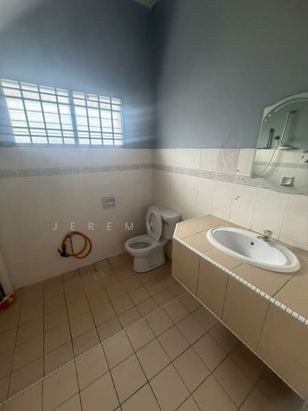 2-storey Terraced House for Sale in Bandar Seri Alam (Masai) - Jeremy Voon - Bathroom - PropertyGuru.com.my