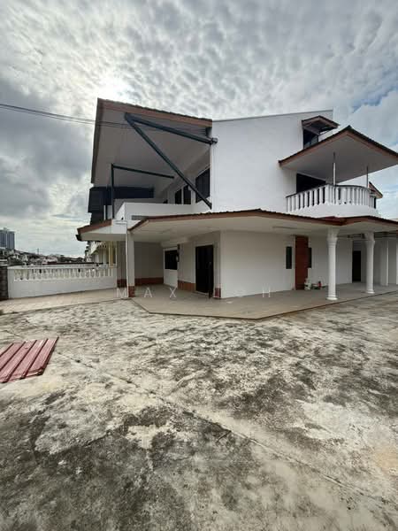 2-storey Terraced House for Rent in Johor Bahru (Johor) - Max Loh - Exterior - PropertyGuru.com.my