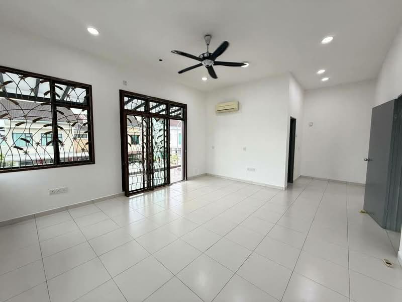 Rumah Kluster untuk Dijual di Johor Bahru (Johor) - Linda . - Living Room - PropertyGuru.com.my