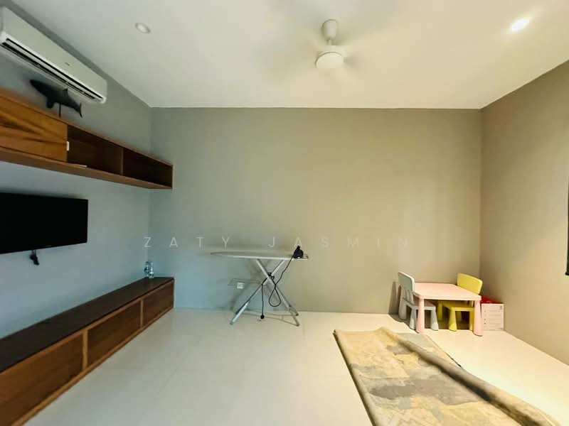 Bungalow for Sale in Taman Melawati (Ulu Kelang) - Zaty Jasmin - Living Room - PropertyGuru.com.my