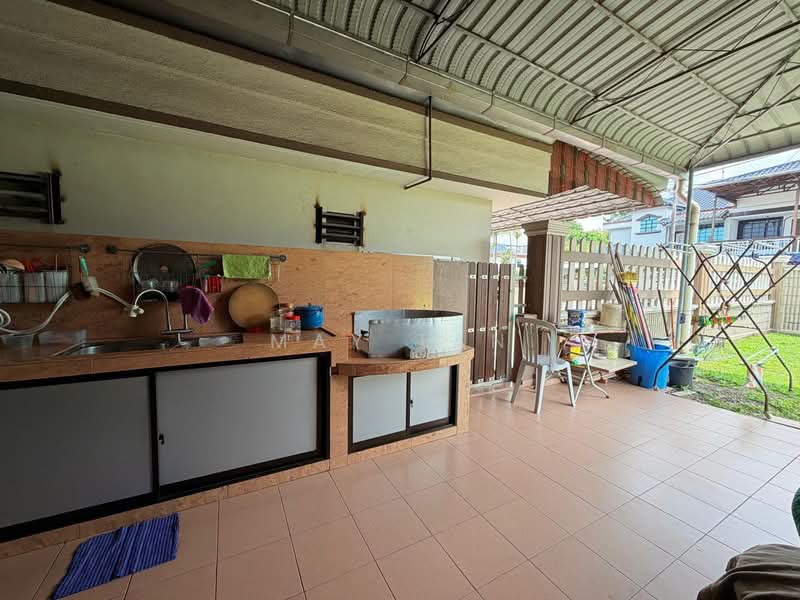 Taman Sri Kluang untuk Untuk Dijual - RM 530,000, Apr 2026 - Kitchen - PropertyGuru.com.my