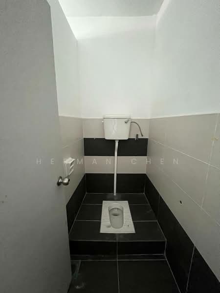 Detached Factory for Sale in Kawasan Perindustrian SILC (Iskandar Puteri (Nusajaya)) - Herman Chen - Bathroom - PropertyGuru.com.my