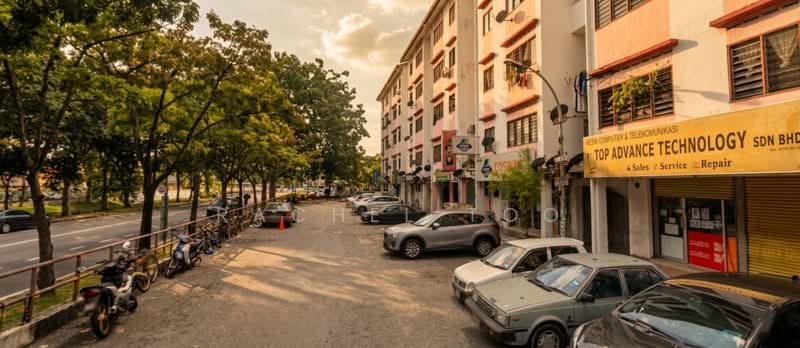 Subang Perdana, Goodyear Court 8, USJ 14 - 1