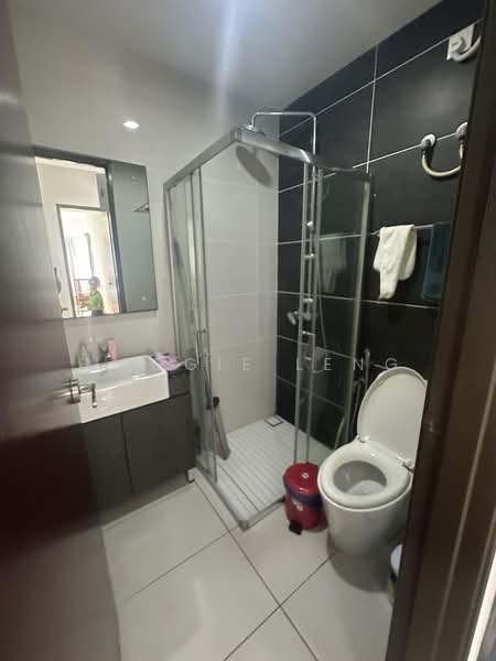 Kondominium untuk Disewa di Lovell @ Country Garden Danga Bay - Maggie Leng - Bathroom - PropertyGuru.com.my