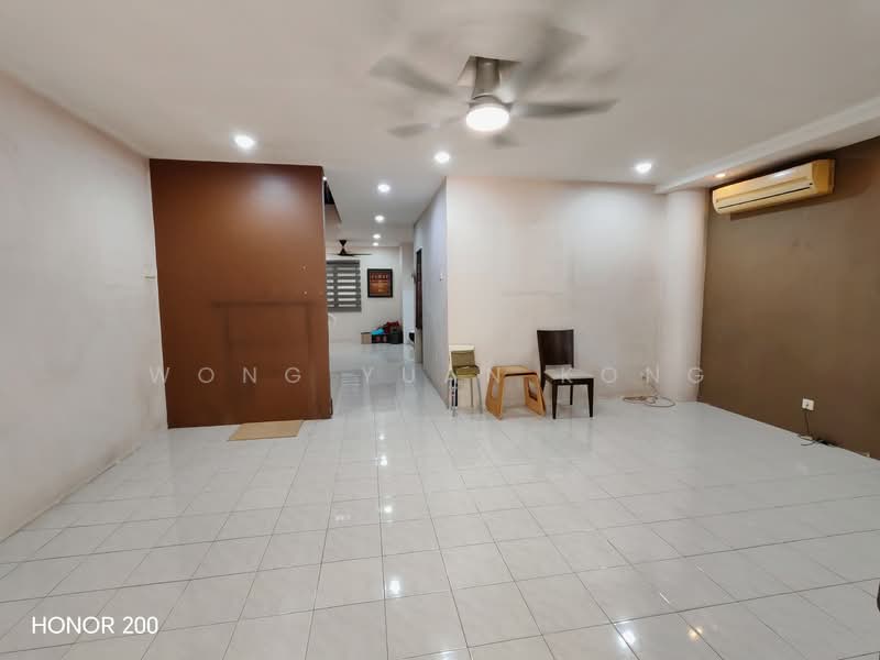 2-storey Terraced House for Sale in Setia Impian (Setia Alam) - Wong Yuan Kong - Living Room - PropertyGuru.com.my