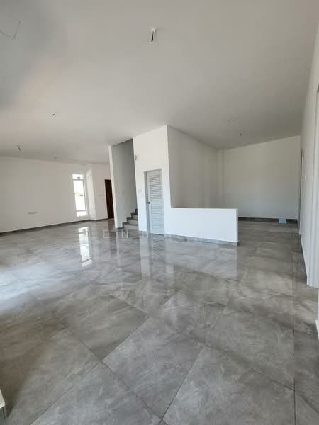 MEDAN PASIR SAUJANA untuk Untuk Dijual - RM 928,000, Apr 2026 - Living Room - PropertyGuru.com.my