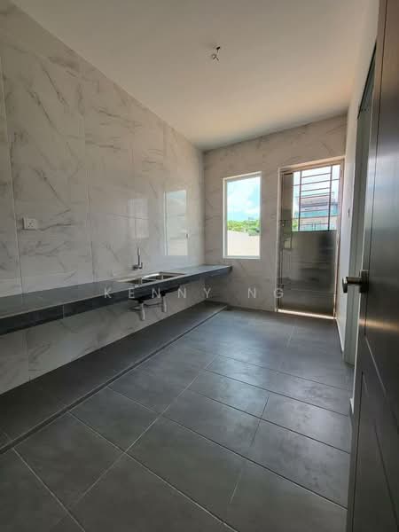 MEDAN PASIR SAUJANA untuk Untuk Dijual - RM 928,000, Apr 2026 - Kitchen - PropertyGuru.com.my