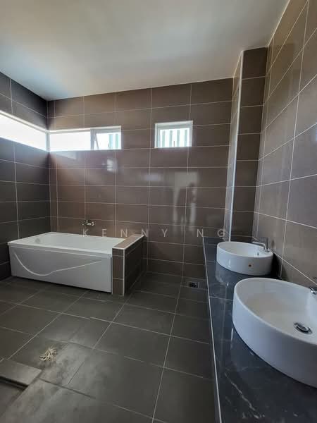 MEDAN PASIR SAUJANA untuk Untuk Dijual - RM 928,000, Apr 2026 - Bathroom - PropertyGuru.com.my