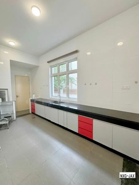 Rumah Banglo untuk Dijual di Alam Nusantara (Setia Alam) - Reilynn Tue - Kitchen - PropertyGuru.com.my