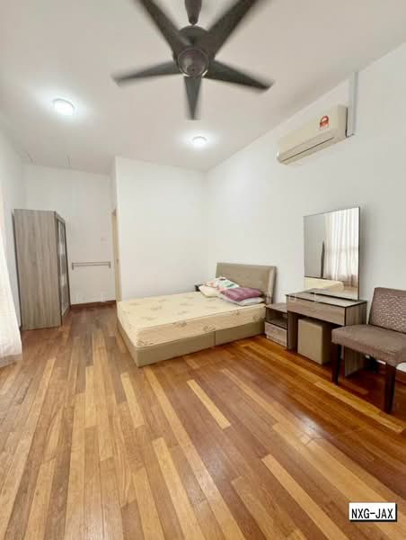 Rumah Banglo untuk Dijual di Alam Nusantara (Setia Alam) - Reilynn Tue - Bedroom - PropertyGuru.com.my