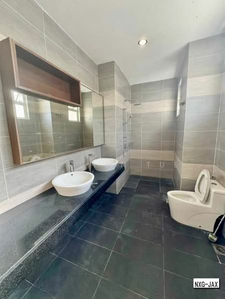 Rumah Banglo untuk Dijual di Alam Nusantara (Setia Alam) - Reilynn Tue - Bathroom - PropertyGuru.com.my
