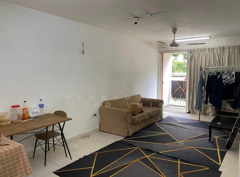 Condominium for Sale at Cyberia Smart Homes - Muhammad Nazli Mohd Amin - Living Room - PropertyGuru.com.my