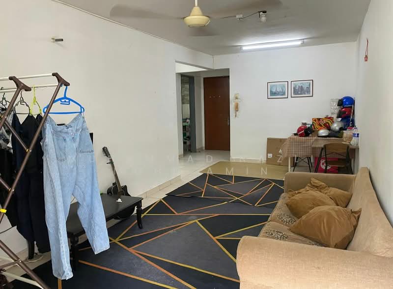 Condominium for Sale at Cyberia Smart Homes - Muhammad Nazli Mohd Amin - Living Room - PropertyGuru.com.my