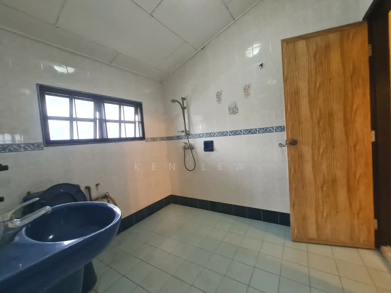 Bungalow for Sale in Taman Cheras (Cheras) - Ken Lew - Bathroom - PropertyGuru.com.my
