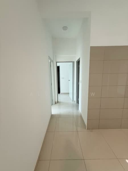 Kondominium untuk Disewa di Residensi Bintang - Alvin Sow - Corridor - PropertyGuru.com.my
