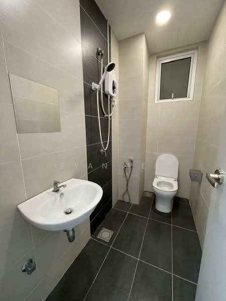 Servis Apartment untuk Dijual di Pinnacle Petaling Jaya - Ryan Pek - Bathroom - PropertyGuru.com.my