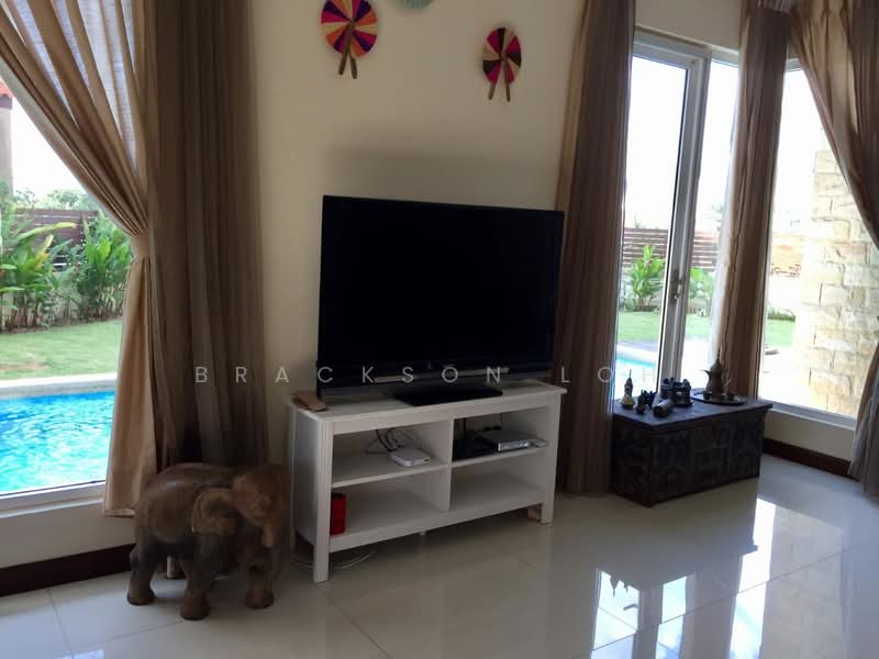 Rumah Berkembar untuk Dijual di Beverly Heights (Ampang) - Brackson Loh - Living Room - PropertyGuru.com.my