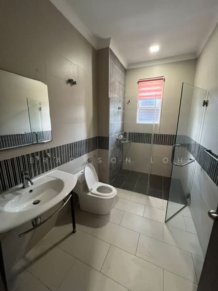 Rumah Berkembar untuk Dijual di Beverly Heights (Ampang) - Brackson Loh - Bathroom - PropertyGuru.com.my