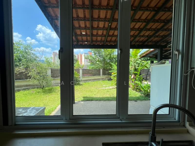 Rumah Berkembar untuk Dijual di Beverly Heights (Ampang) - Brackson Loh - Garden - PropertyGuru.com.my