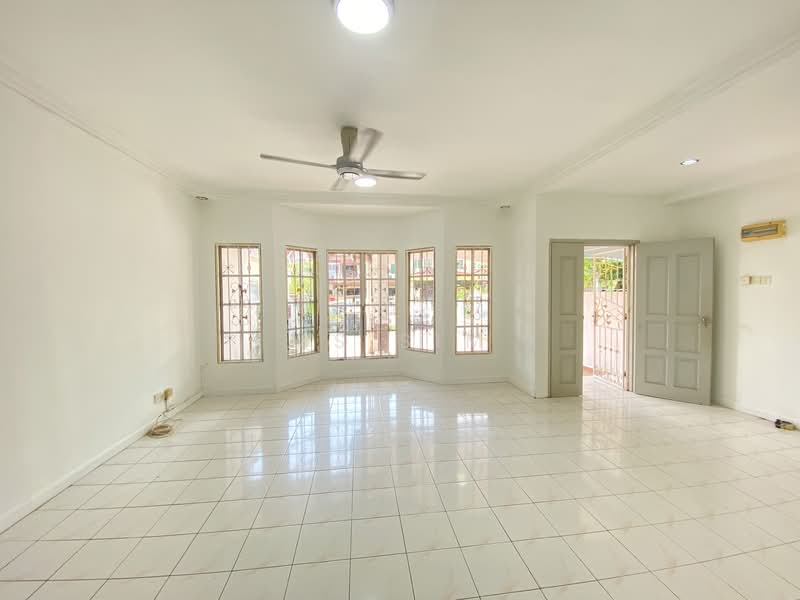 2-storey Terraced House for Sale in Bandar Bukit Puchong (Puchong) - Ms Sim - Living Room - PropertyGuru.com.my