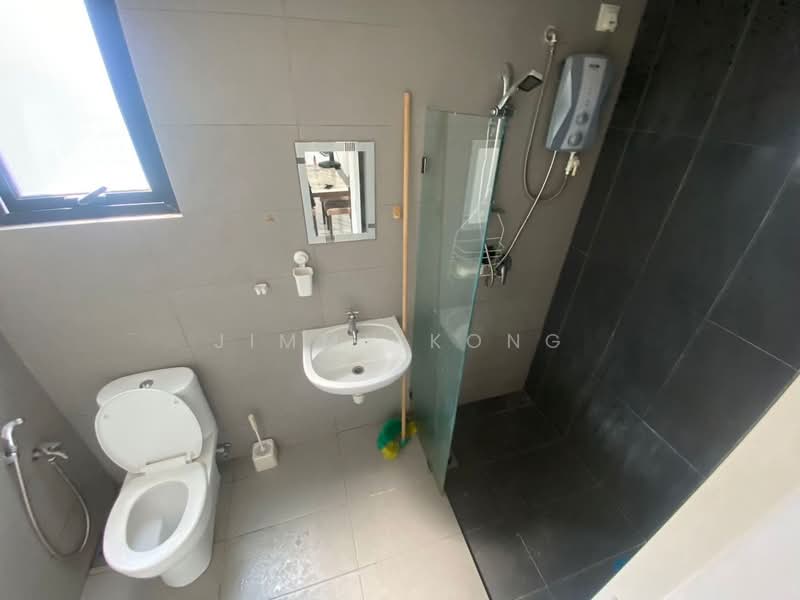 Service Residence for Sale at Avenue D'Vogue - Jimmy Kong - Bathroom - PropertyGuru.com.my