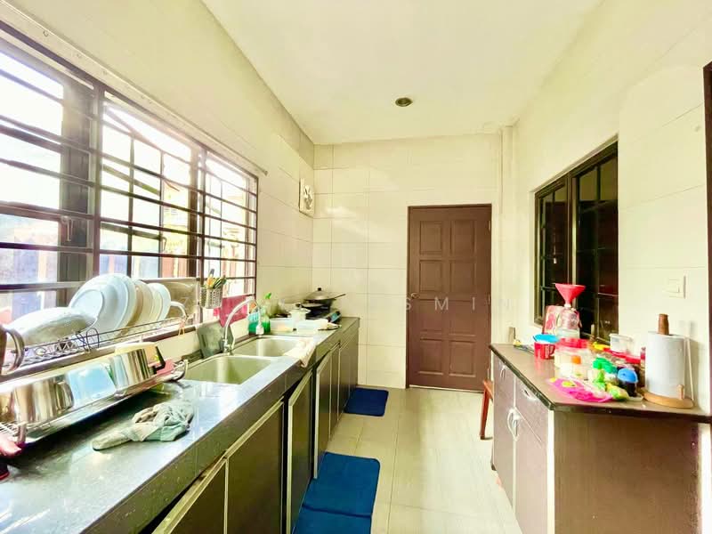Bungalow for Sale in SS1 (Petaling Jaya) - Zaty Jasmin - Kitchen - PropertyGuru.com.my