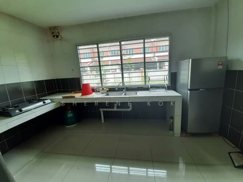 RLH0082 Double Storey Terrace Intermediate @ Merdang Gayam Samarahan untuk Untuk Dijual - RM 588,000, Apr 2026 - Kitchen - PropertyGuru.com.my