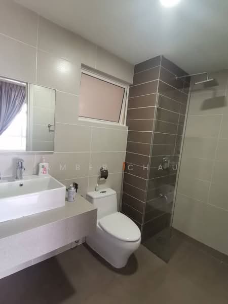 Condominium for Rent at Paraiso Residence @ The Earth - Amber Chau - Bathroom - PropertyGuru.com.my