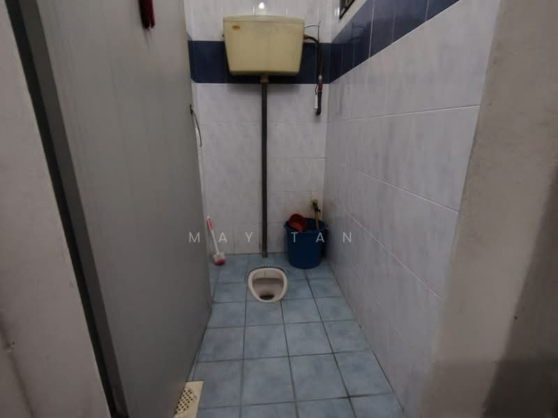 2-storey Terraced House for Sale in Kluang (Johor) - May Tan - Bathroom - PropertyGuru.com.my