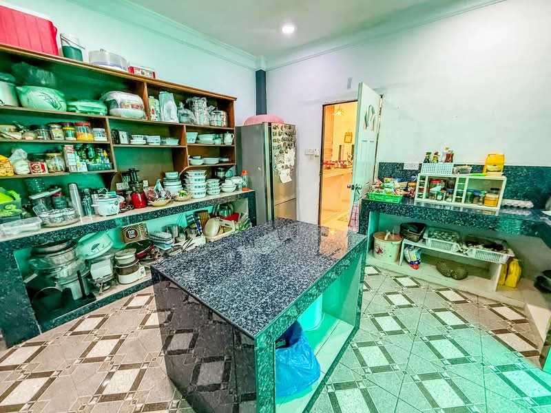 Bungalow for Sale in SS1 (Petaling Jaya) - Zaty Jasmin - Kitchen - PropertyGuru.com.my