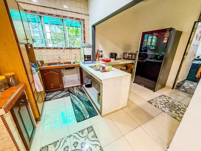 Bungalow for Sale in SS1 (Petaling Jaya) - Zaty Jasmin - Kitchen - PropertyGuru.com.my