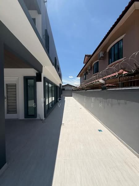 Rumah Banglo untuk Dijual di Taman Kebun Teh (Johor Bahru) - Michele Sylvester - Exterior - PropertyGuru.com.my