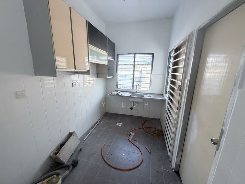 Semi-Detached House for Sale in Selayang (Selangor) - Loki Loh Loh - Kitchen - PropertyGuru.com.my