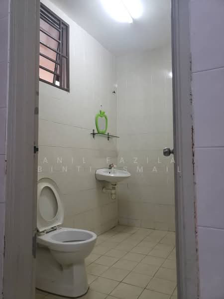 2-storey Terraced House for Sale in Alam Budiman (Shah Alam) - Anil Fazila Binti Ismail - Bathroom - PropertyGuru.com.my