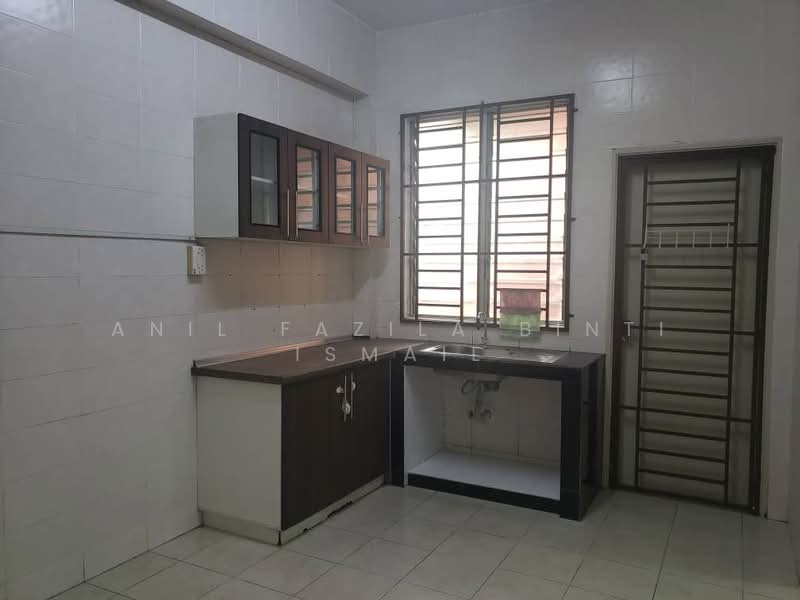 2-storey Terraced House for Sale in Alam Budiman (Shah Alam) - Anil Fazila Binti Ismail - Kitchen - PropertyGuru.com.my