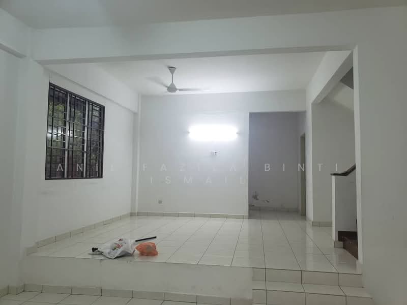 2-storey Terraced House for Sale in Alam Budiman (Shah Alam) - Anil Fazila Binti Ismail - Living Room - PropertyGuru.com.my