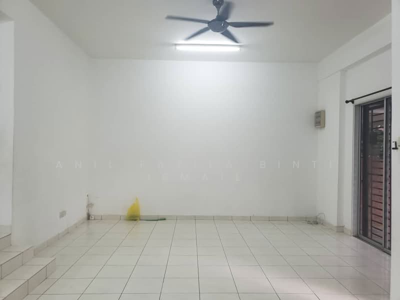 2-storey Terraced House for Sale in Alam Budiman (Shah Alam) - Anil Fazila Binti Ismail - Living Room - PropertyGuru.com.my