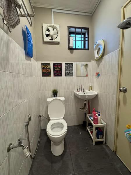 2-storey Terraced House for Sale in Taman Sri Pulai Perdana (Skudai) - Kym Kee - Bathroom - PropertyGuru.com.my