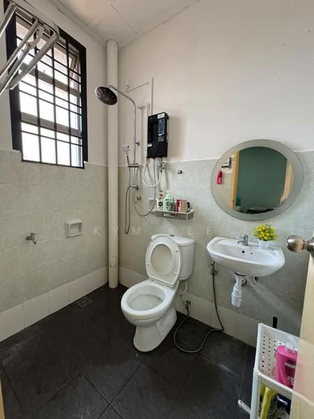 2-storey Terraced House for Sale in Taman Sri Pulai Perdana (Skudai) - Kym Kee - Bathroom - PropertyGuru.com.my