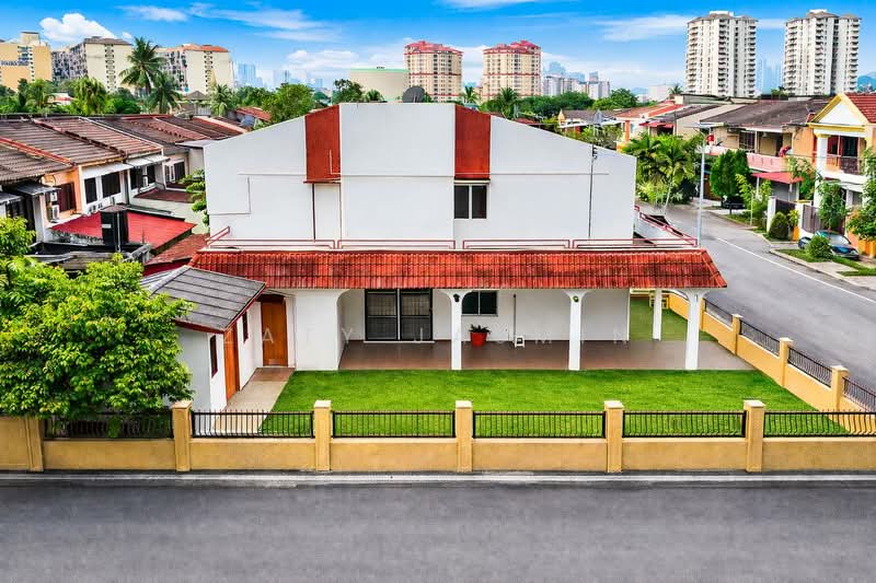 2-storey Terraced House for Sale in Taman Sri Watan (Ampang) - Zaty Jasmin - Exterior - PropertyGuru.com.my
