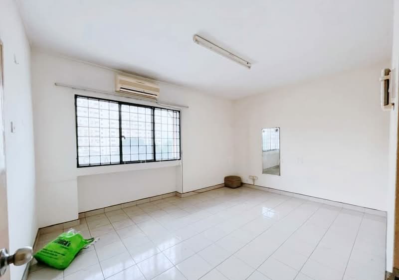 Apartment for Sale at Vista Lavender - Catherine Tan - Living Room - PropertyGuru.com.my