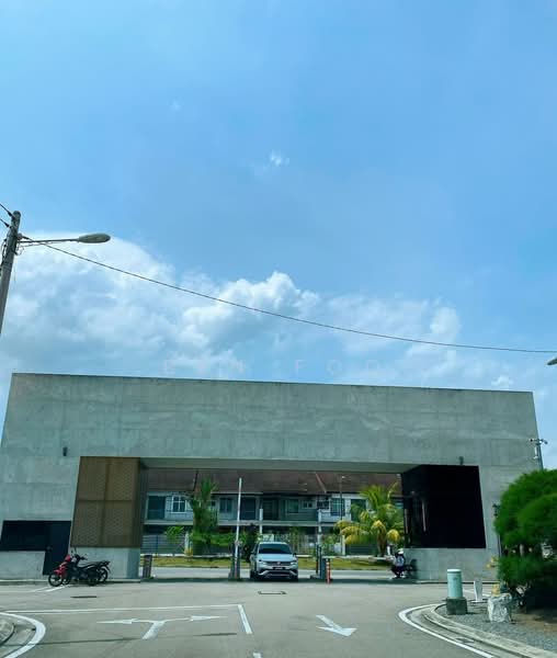 Cluster House for Sale in Taman Tropika (Kulai) - Ben Foo - Exterior - PropertyGuru.com.my