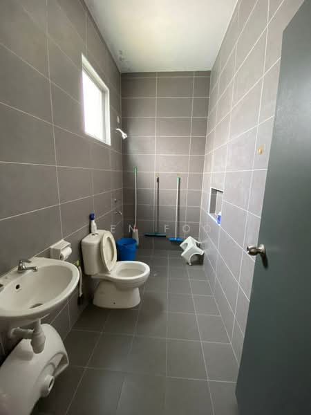 Cluster House for Sale in Taman Tropika (Kulai) - Ben Foo - Bathroom - PropertyGuru.com.my