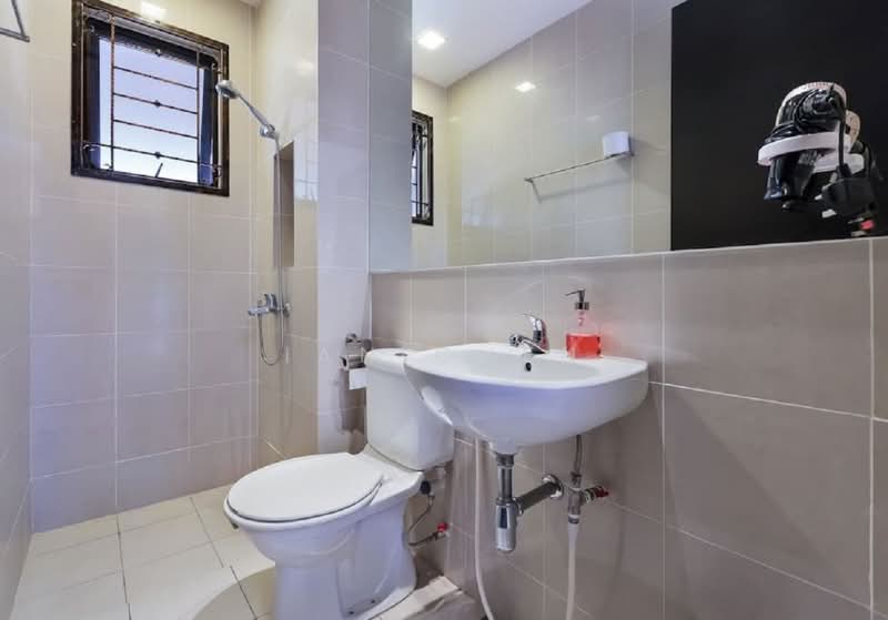 2-storey Terraced House for Sale in Leisure Farm (Gelang Patah) - Ian Chen - Bathroom - PropertyGuru.com.my