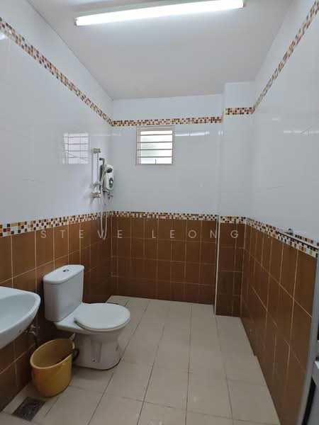 2-storey Terraced House for Sale in Setia Indah (Setia Alam) - Steve Leong . - Bathroom - PropertyGuru.com.my