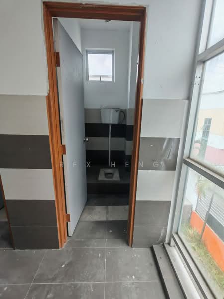 Industrial Land for Rent in Iskandar Puteri (Nusajaya) (Johor) - Rex Heng - Bathroom - PropertyGuru.com.my