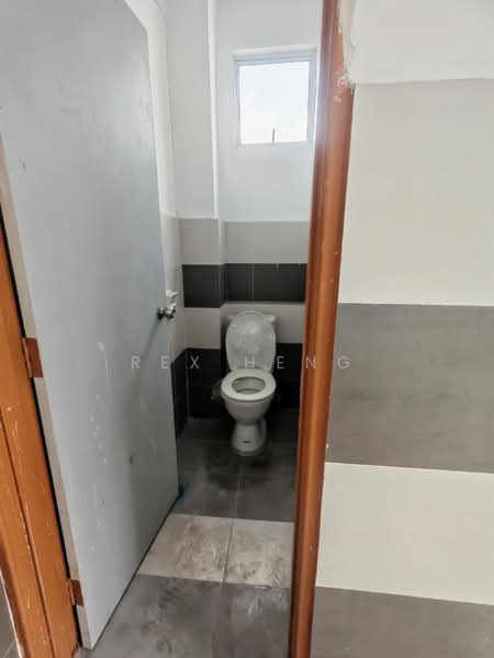 Industrial Land for Rent in Iskandar Puteri (Nusajaya) (Johor) - Rex Heng - Bathroom - PropertyGuru.com.my