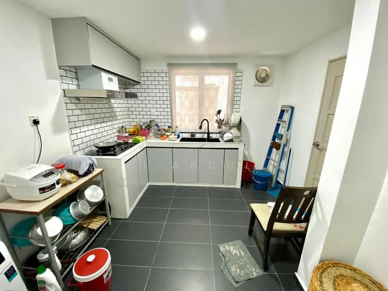 Rumah Teres untuk Dijual di Bandar Serenia (Dengkil) - Fauzi Abdullah - Kitchen - PropertyGuru.com.my