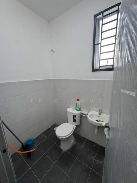 2-storey Terraced House for Rent in Pontian (Johor) - Eric Wong - Bathroom - PropertyGuru.com.my